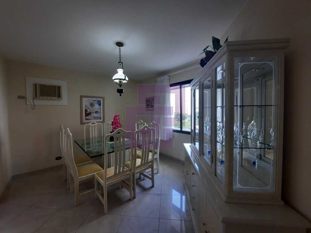 Venda de Apartamentos / Padrão na cidade de Guarujá