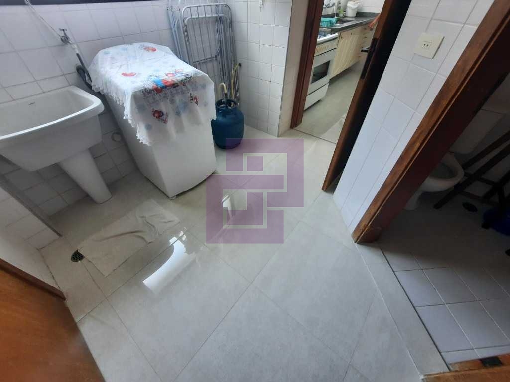 Venda de Apartamentos / Padrão na cidade de Guarujá