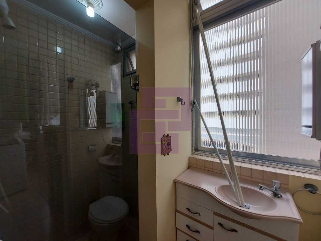 Venda de Apartamentos / Padrão na cidade de Guarujá