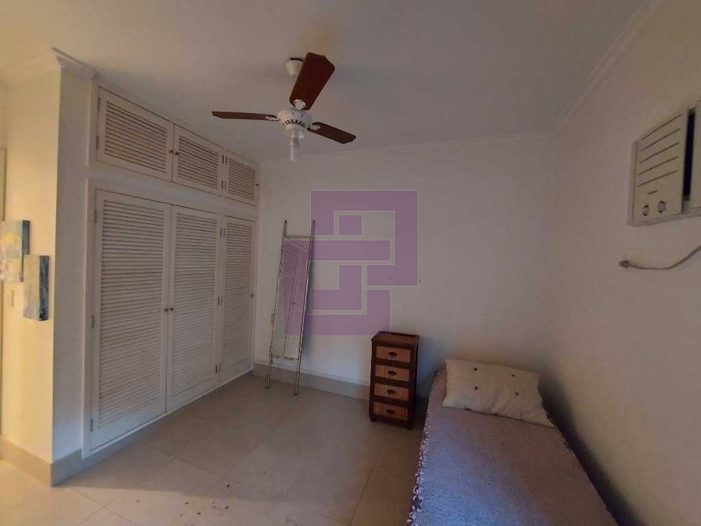 Venda de Apartamentos / Padrão na cidade de Guarujá