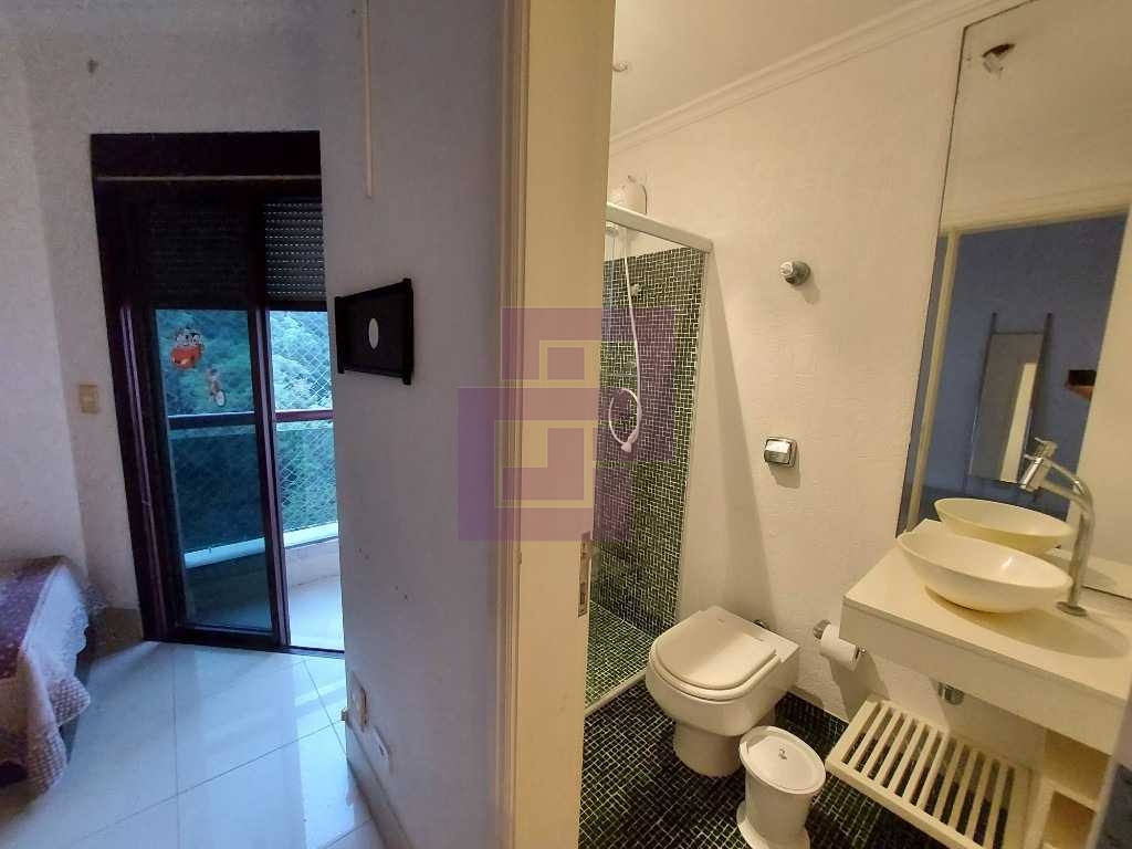 Venda de Apartamentos / Padrão na cidade de Guarujá