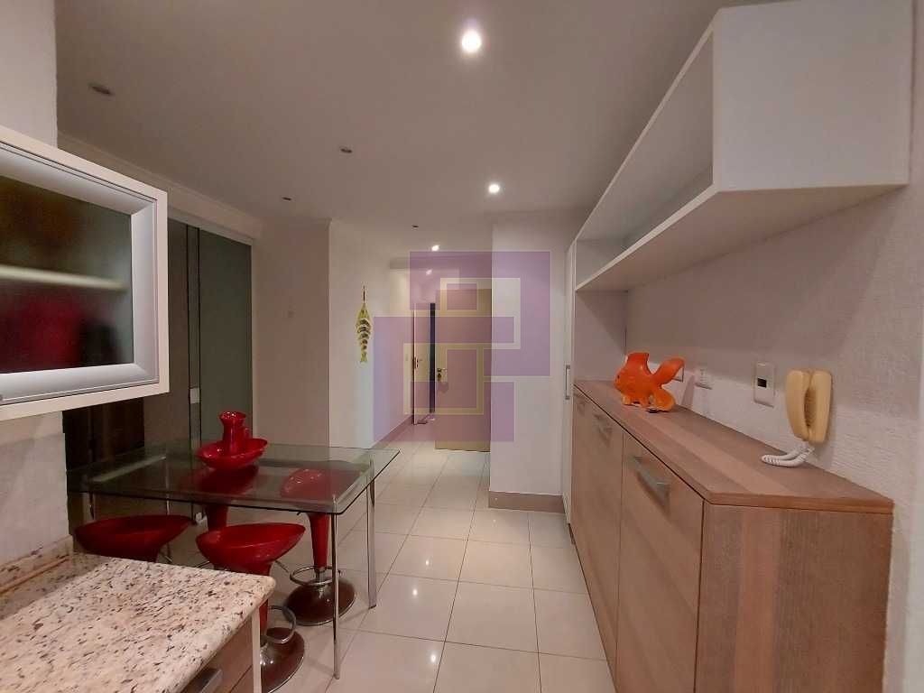 Venda de Apartamentos / Padrão na cidade de Guarujá