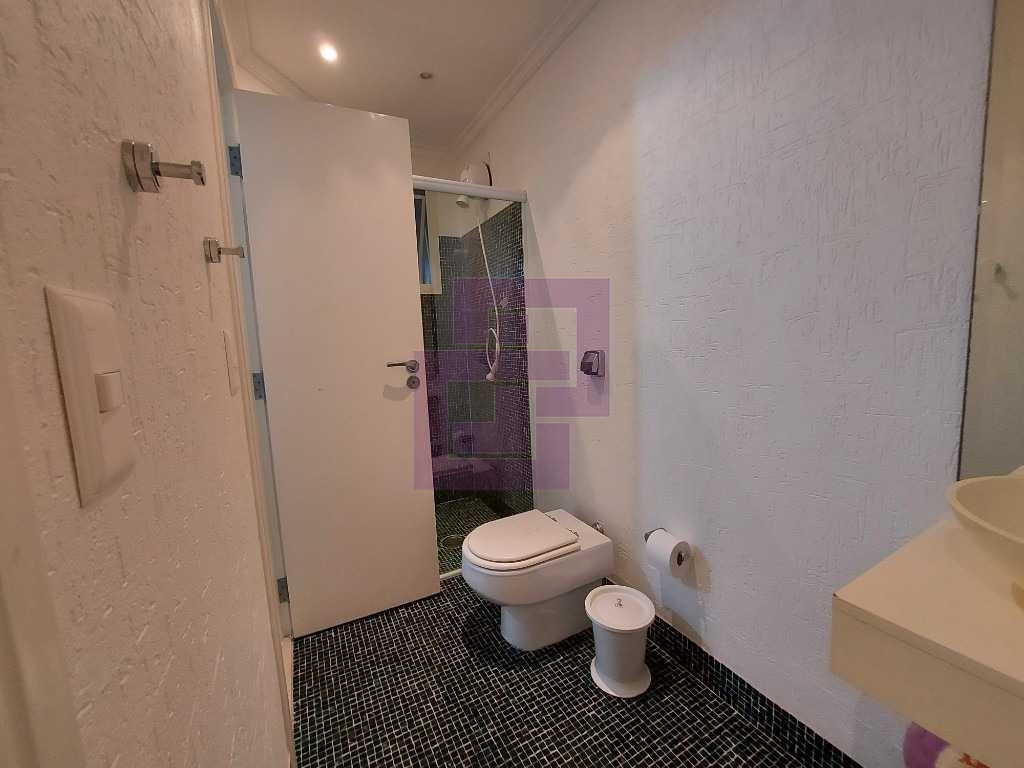 Venda de Apartamentos / Padrão na cidade de Guarujá