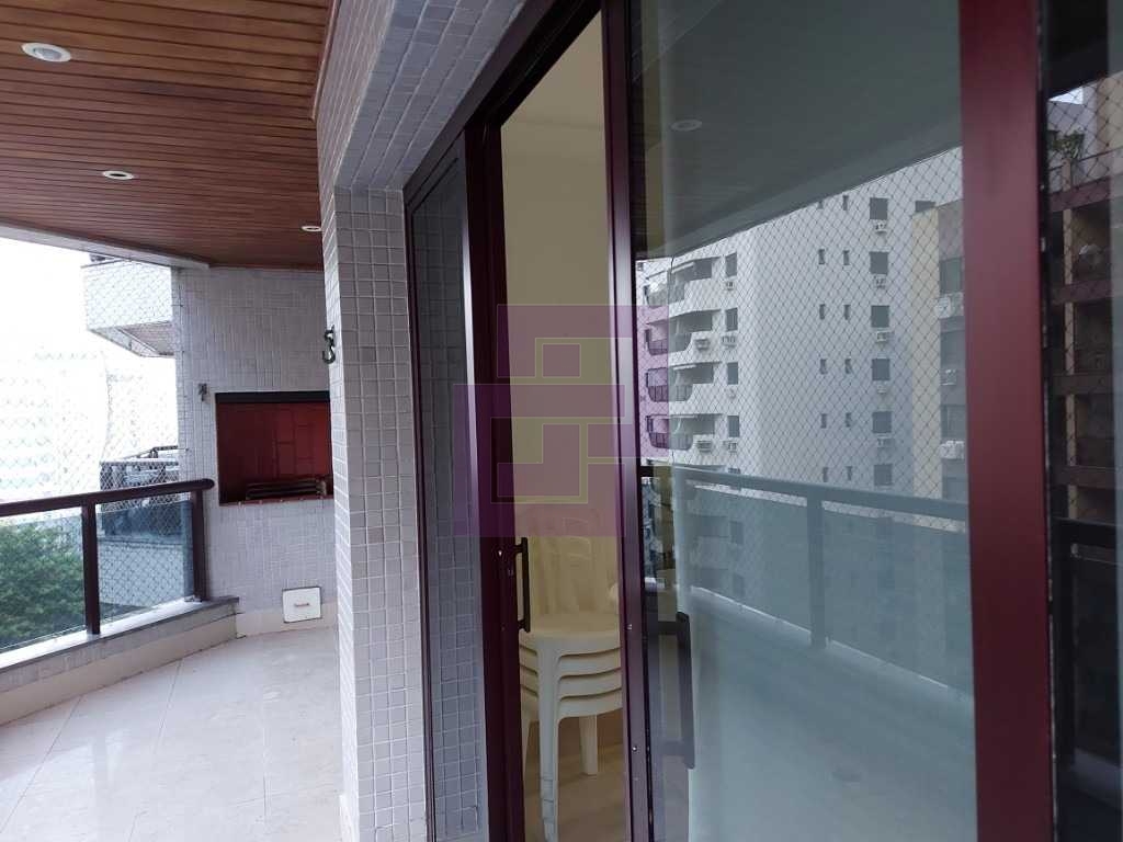 Venda de Apartamentos / Padrão na cidade de Guarujá