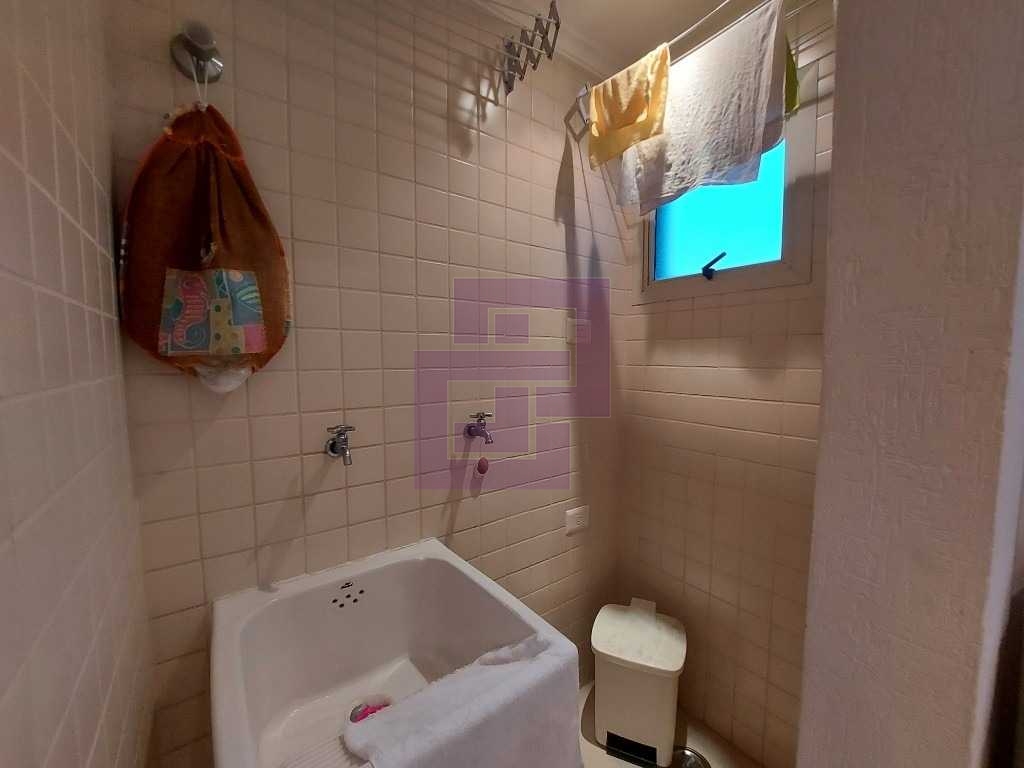 Venda de Apartamentos / Padrão na cidade de Guarujá