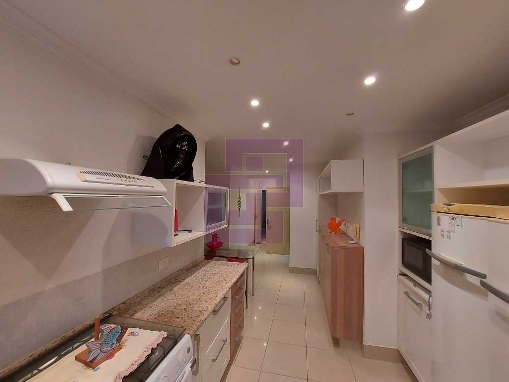 Venda de Apartamentos / Padrão na cidade de Guarujá