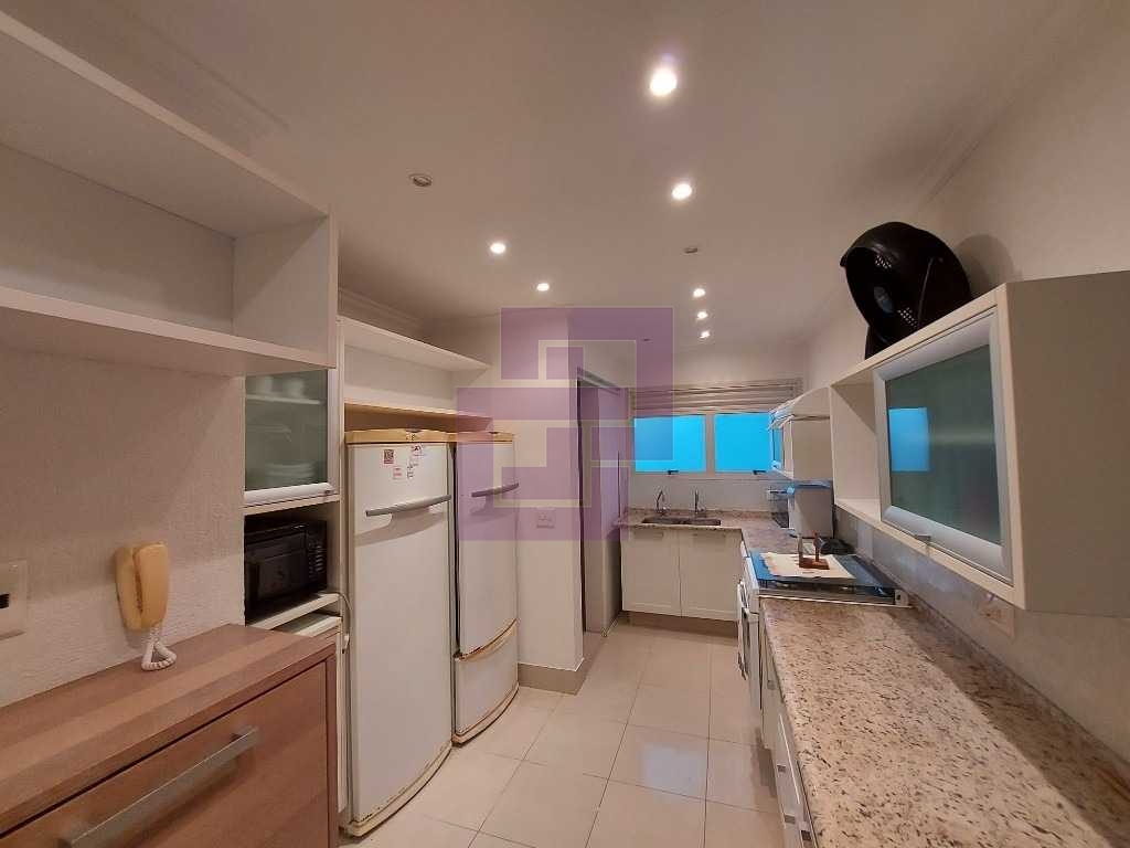 Venda de Apartamentos / Padrão na cidade de Guarujá