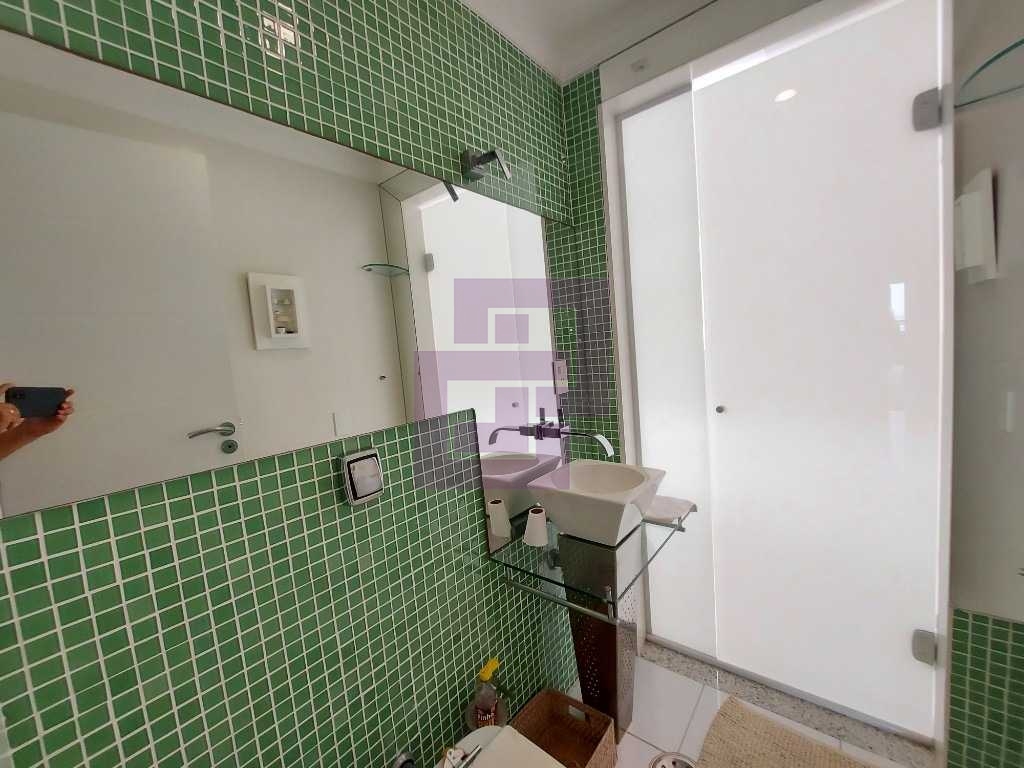 Venda de Apartamentos / Padrão na cidade de Guarujá