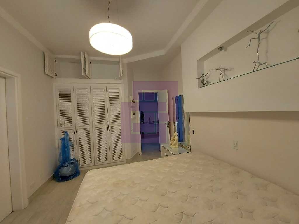 Venda de Apartamentos / Padrão na cidade de Guarujá