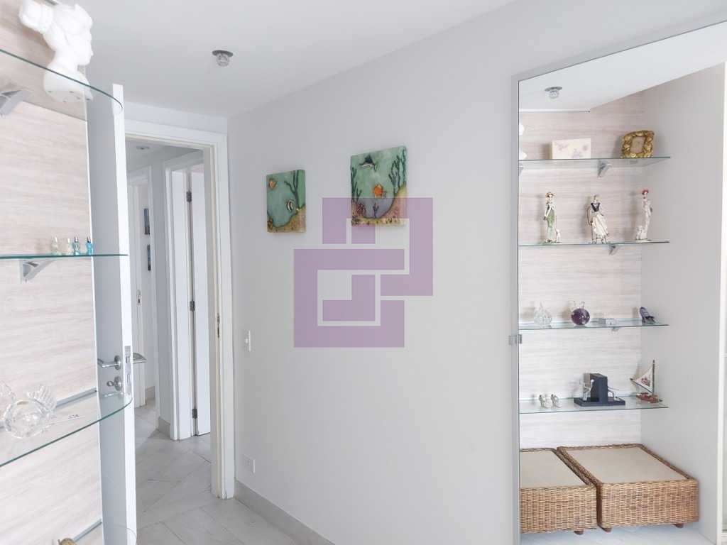 Venda de Apartamentos / Padrão na cidade de Guarujá