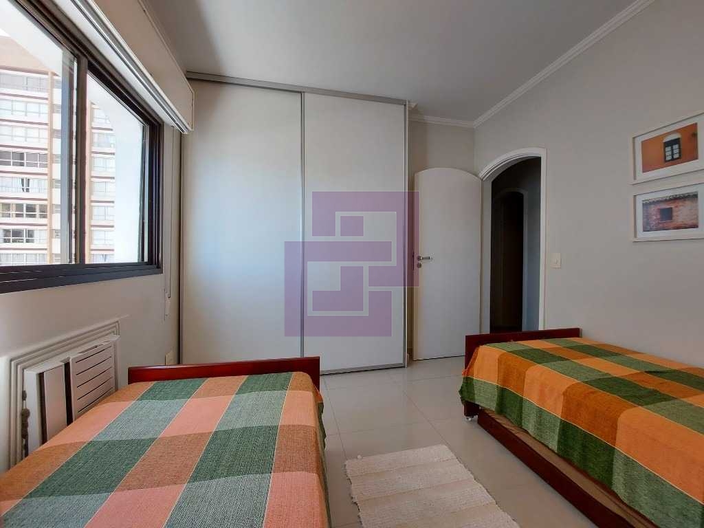 Venda de Apartamentos / Padrão na cidade de Guarujá