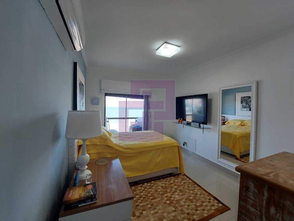 Venda de Apartamentos / Padrão na cidade de Guarujá