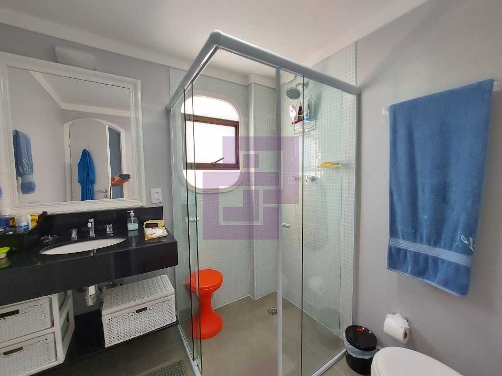 Venda de Apartamentos / Padrão na cidade de Guarujá