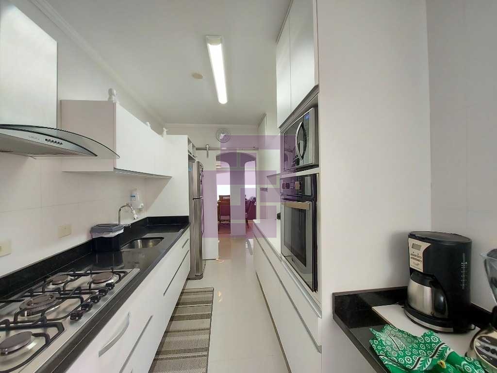 Venda de Apartamentos / Padrão na cidade de Guarujá
