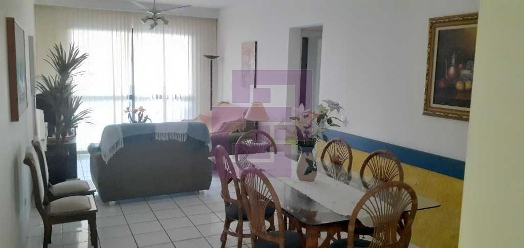 Venda de Apartamentos / Padrão na cidade de Guarujá