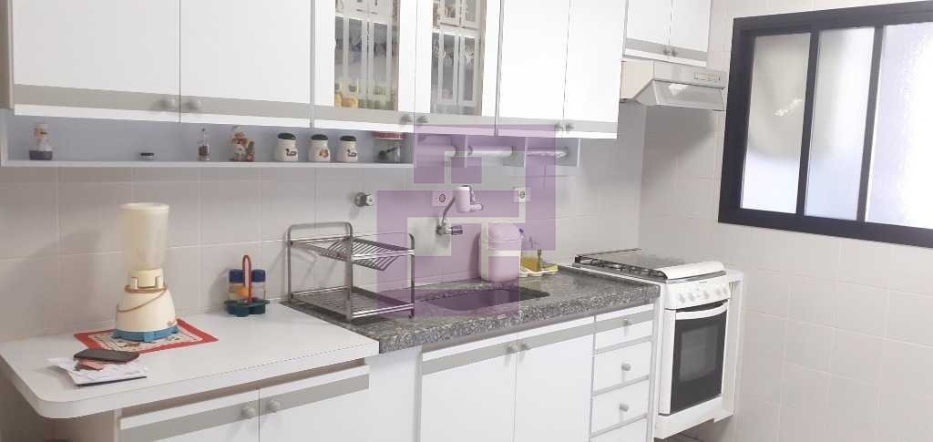 Venda de Apartamentos / Padrão na cidade de Guarujá