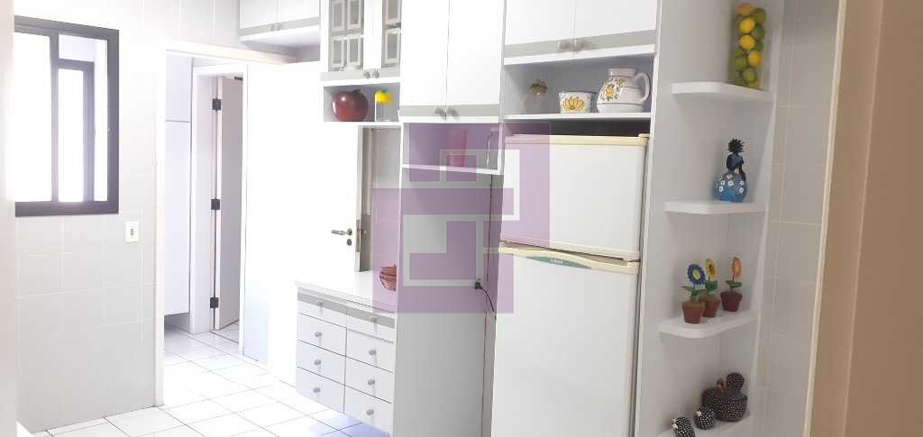 Venda de Apartamentos / Padrão na cidade de Guarujá