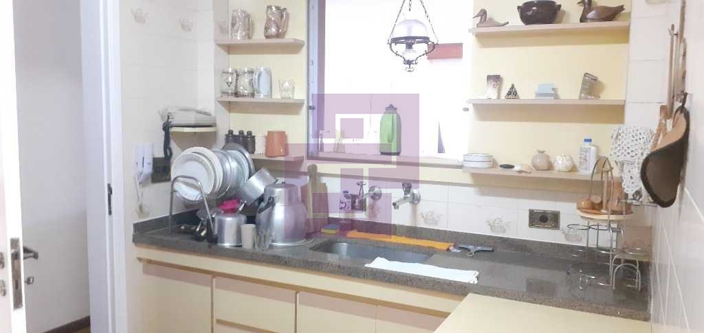 Venda de Apartamentos / Padrão na cidade de Guarujá