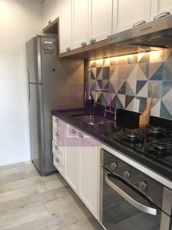 Venda de Apartamentos / Padrão na cidade de Guarujá
