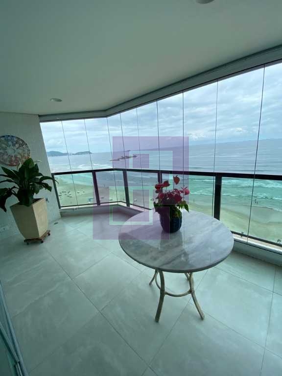 Lindo apartameno na Orla da Praia !