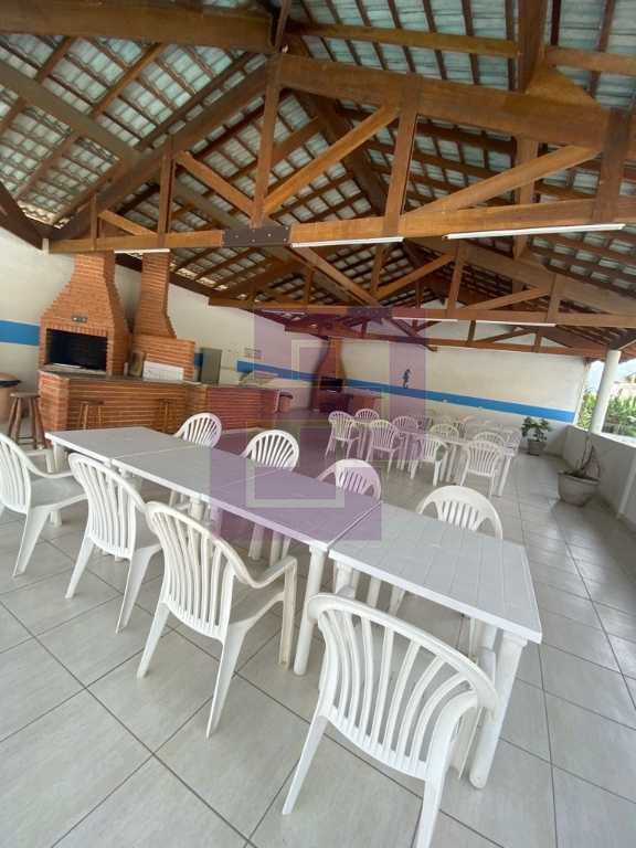 Cobertura, com piscina e churrasqueira, reformada! Enseada , proximo da Praia.