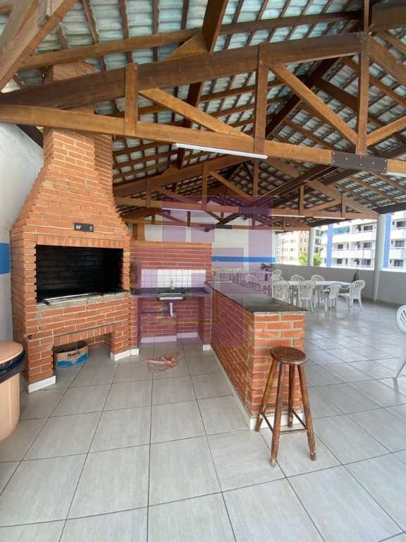 Cobertura, com piscina e churrasqueira, reformada! Enseada , proximo da Praia.