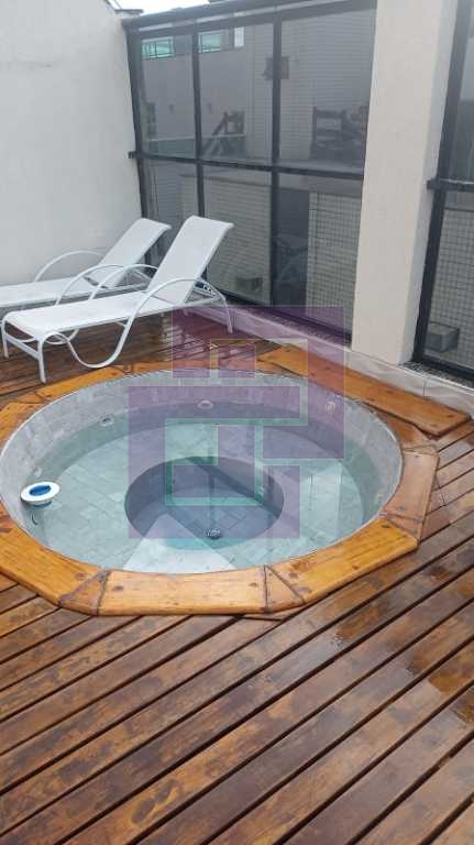 Cobertura, com piscina e churrasqueira, reformada! enseada ,