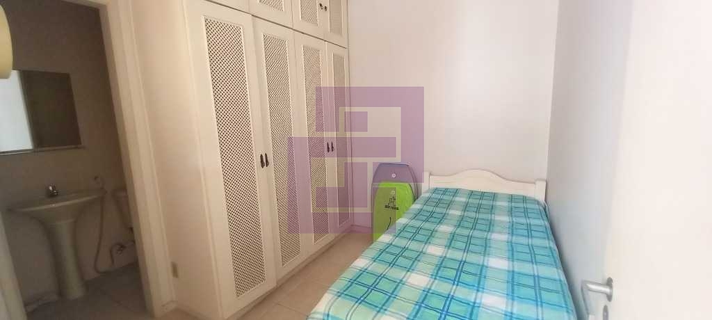 Amplo apartamento em Pitangueiras!!!