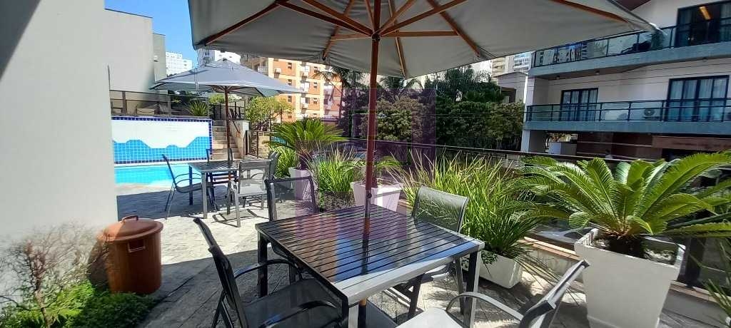 Amplo apartamento em Pitangueiras!!!