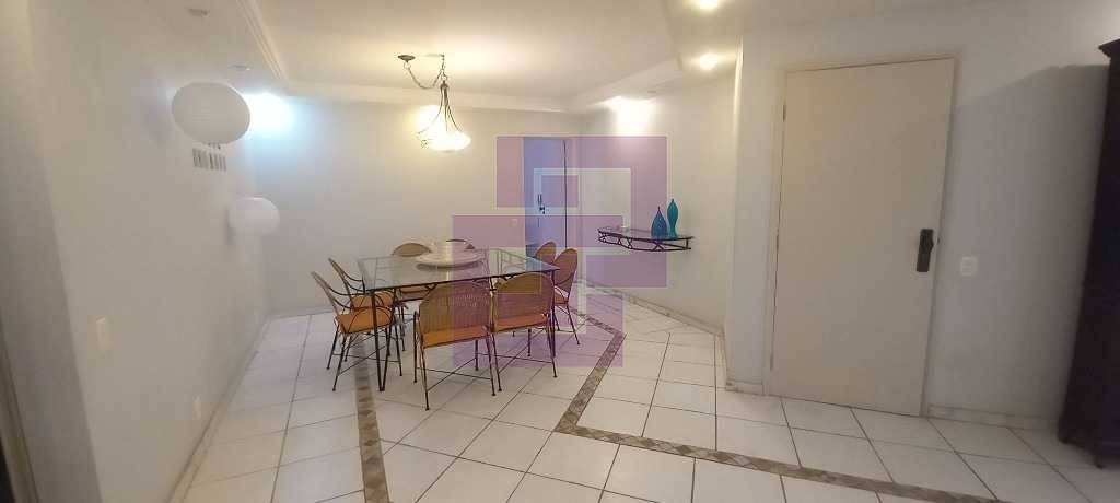 Amplo apartamento em Pitangueiras!!!