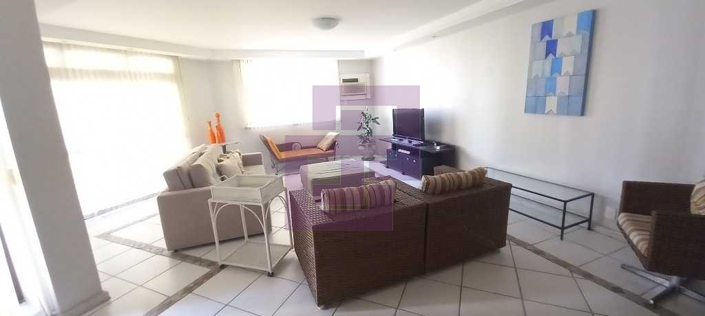Amplo apartamento em Pitangueiras!!!