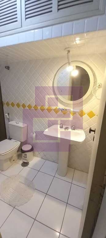 Amplo apartamento em Pitangueiras!!!