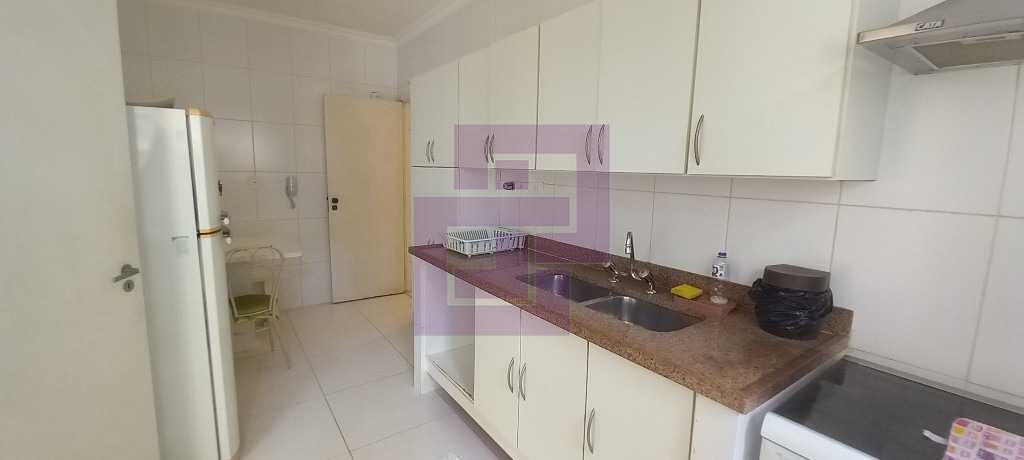 Amplo apartamento em Pitangueiras!!!