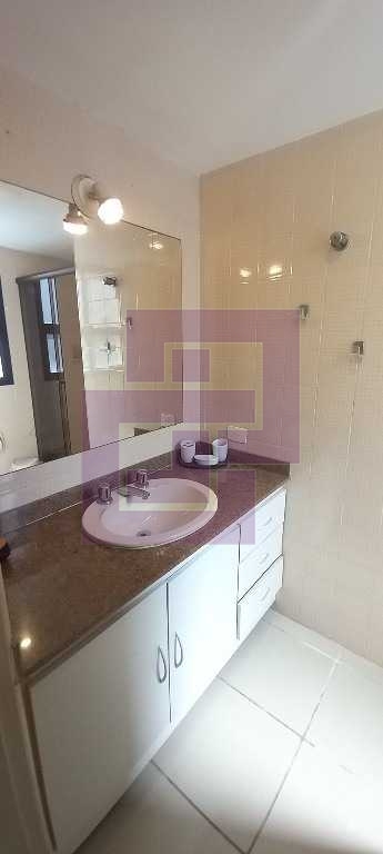 Amplo apartamento em Pitangueiras!!!