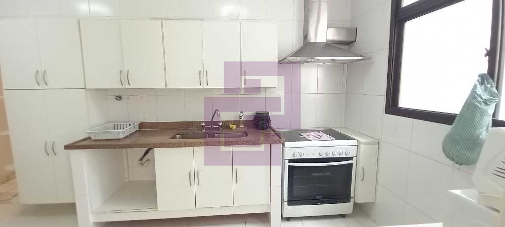 Amplo apartamento em Pitangueiras!!!