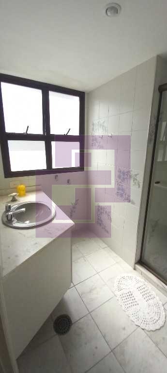 Amplo apartamento em Pitangueiras!!!
