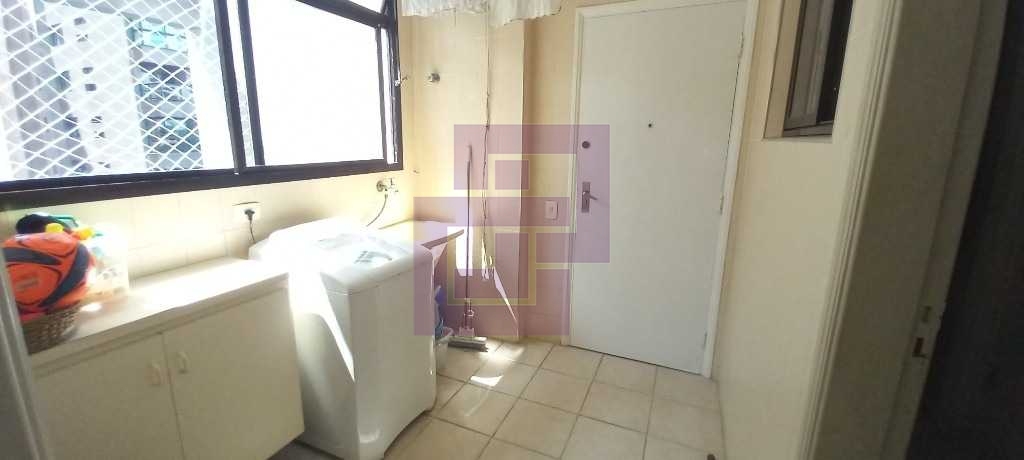 Amplo apartamento em Pitangueiras!!!