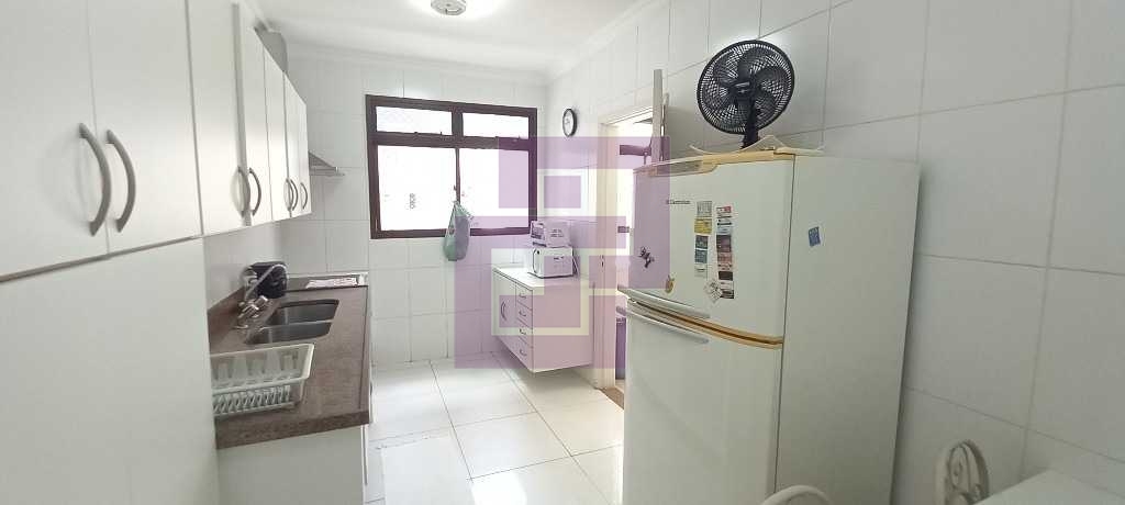 Amplo apartamento em Pitangueiras!!!