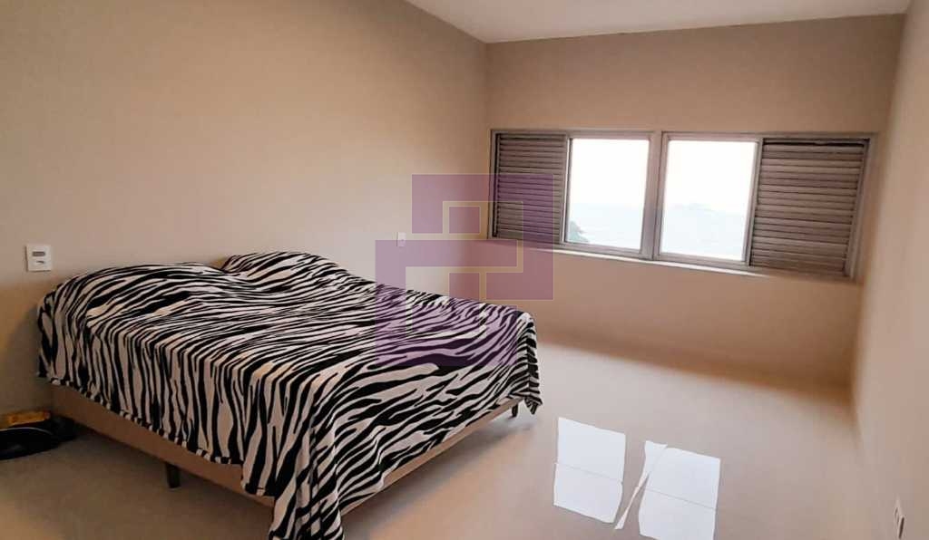 Pitangueiras, pé na Areia! lindamente reformado com vista total ao mar!!!
