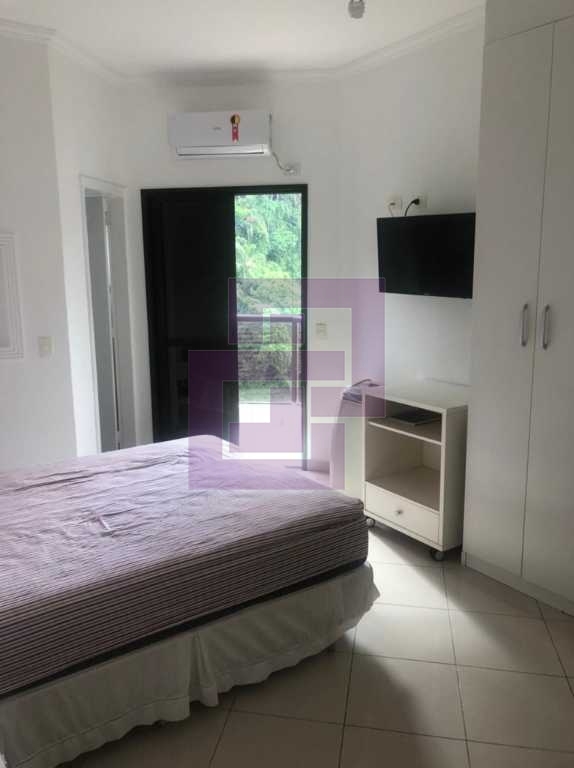 Enseada pé na areia! Edificio com lazer.