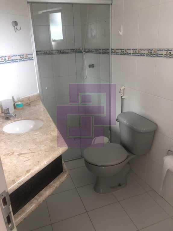 Enseada pé na areia! Edificio com lazer.