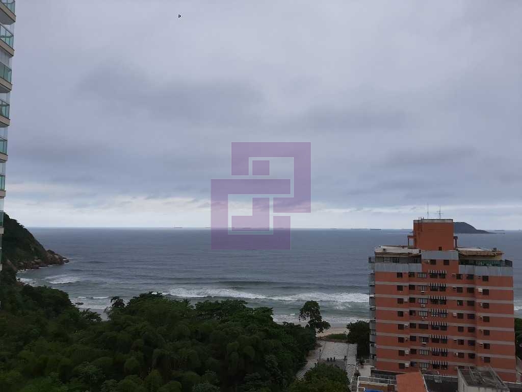 Cobertura Duplex! Poucos metros da Praia do Tombo.