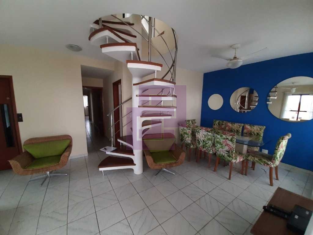Cobertura Duplex! Poucos metros da Praia do Tombo.