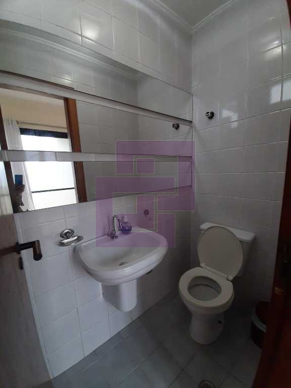 Cobertura Duplex! Poucos metros da Praia do Tombo.