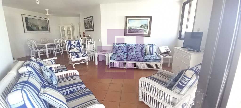 Venda de Apartamentos / Padrão na cidade de Guarujá