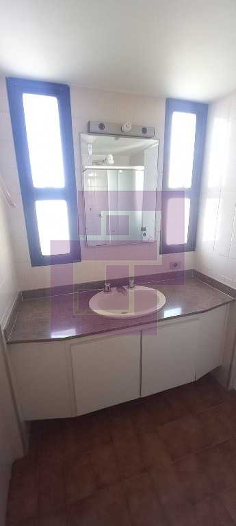 Venda de Apartamentos / Padrão na cidade de Guarujá