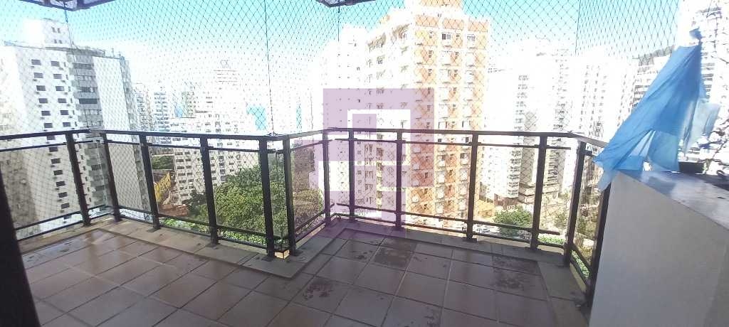 Venda de Apartamentos / Padrão na cidade de Guarujá