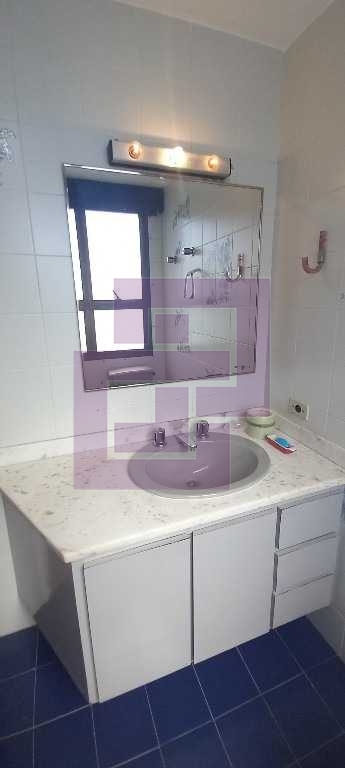 Venda de Apartamentos / Padrão na cidade de Guarujá