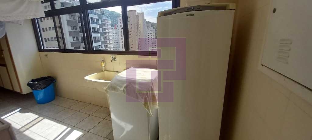 Venda de Apartamentos / Padrão na cidade de Guarujá