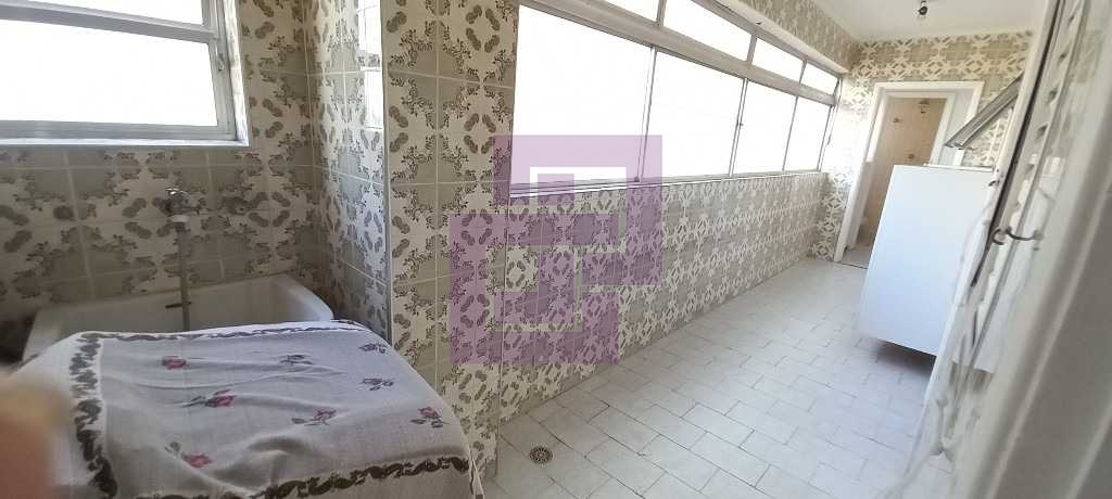 Pitangueiras, localizado a 20 metros do mar.